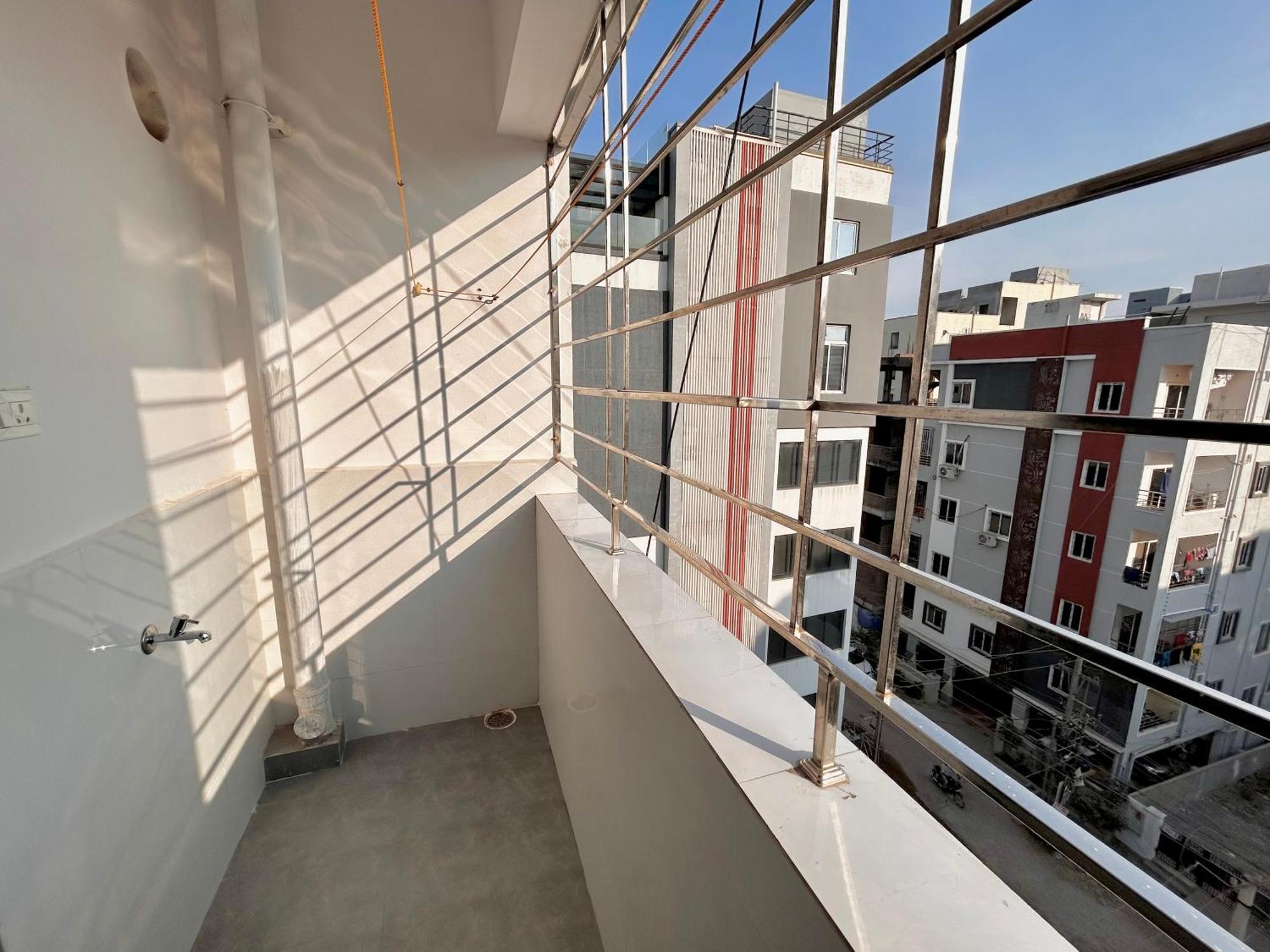 Mee Homes Madhapur Family Fully Furnished 2 Bhk Premium Flats Pent House