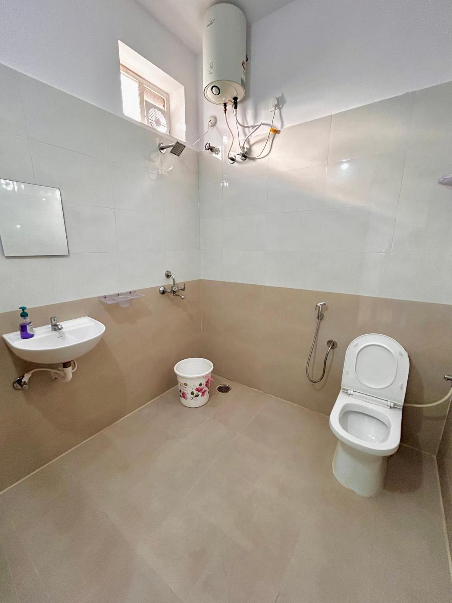 Mee Homes Madhapur Family Fully Furnished 2 Bhk Premium Flats Pent House Apartment