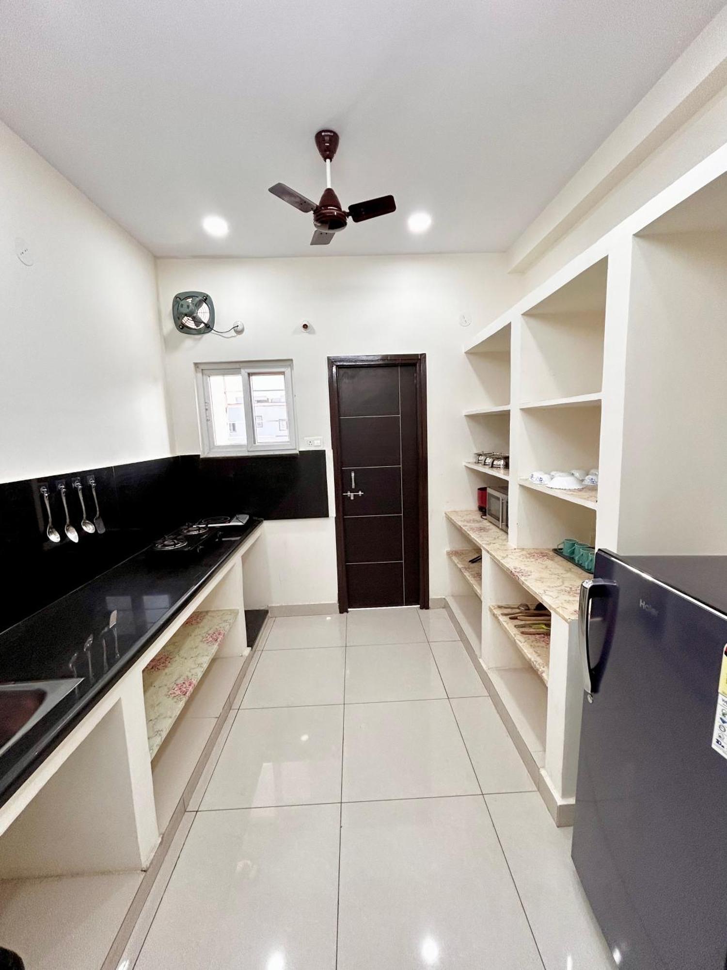 Mee Homes Madhapur Family Fully Furnished 2 Bhk Premium Flats Pent House Apartment *