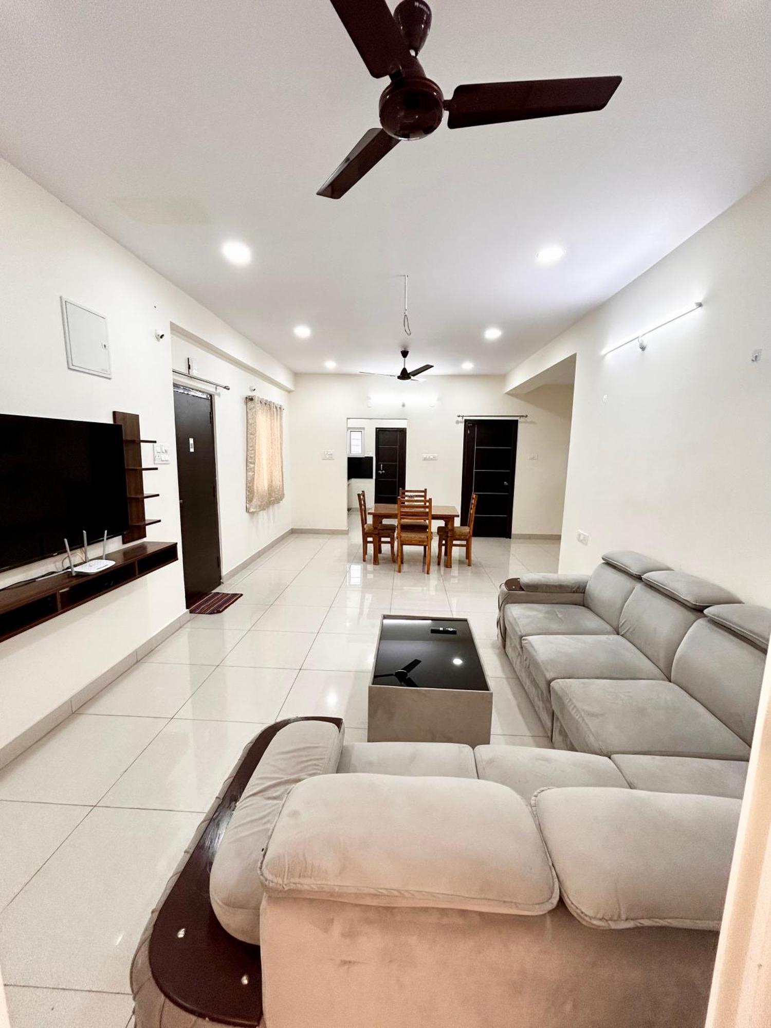 Mee Homes Madhapur Family Fully Furnished 2 Bhk Premium Flats Pent House Apartment